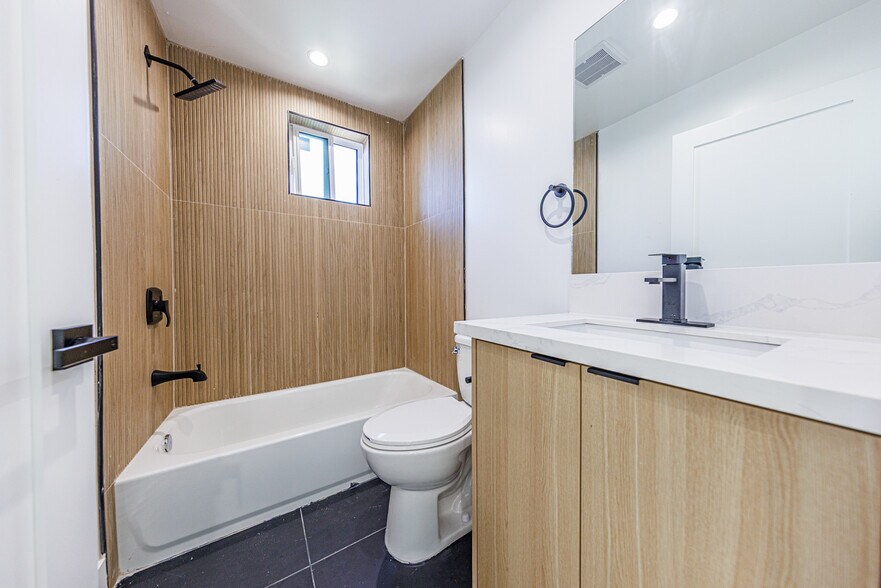 More Photos Of 2938 S Sycamore Ave, Los Angeles Apartments For Sale