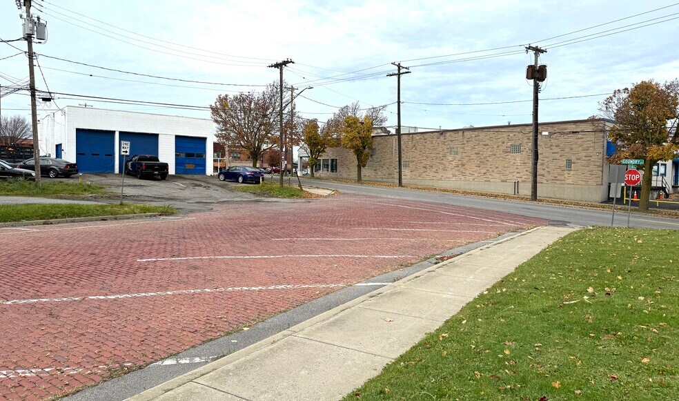 More Photos Of 85 Main St, North Tonawanda Auto Repair For Sale