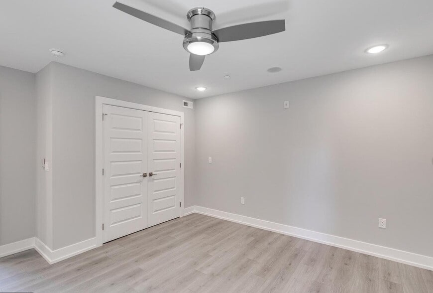 More Photos Of 1309 S 52nd St, Philadelphia Apartments For Sale