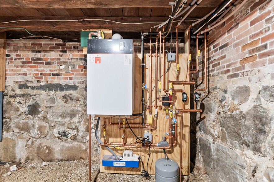 More Photos Of 2204 Woodbury Ave, Newington Office For Sale