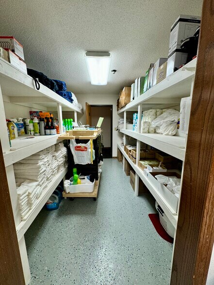 More Photos Of 406 Main Ave NE, Warroad Hotel For Sale