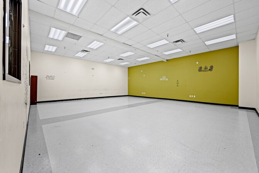 More Photos Of 1111 Digital Dr, Richardson Showroom For Sale