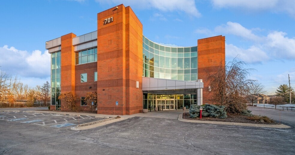 More Photos Of 701 White Pond Dr, Akron Medical For Lease