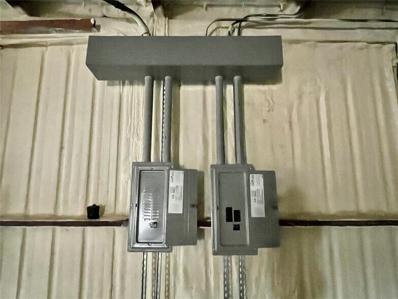 More Photos Of 980576 S Highway 99, Prague Warehouse For Sale