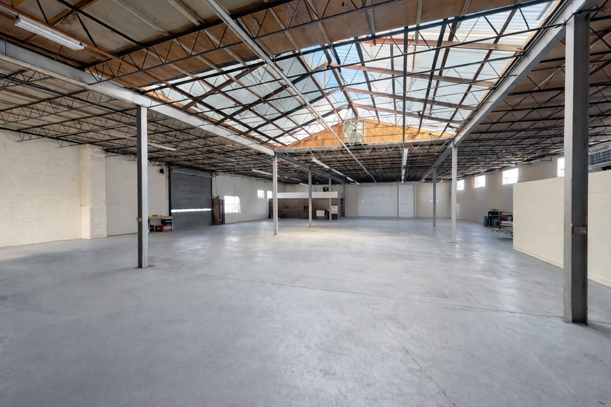 More Photos Of 1900 Kirkwood Hwy, Wilmington Freestanding For Lease