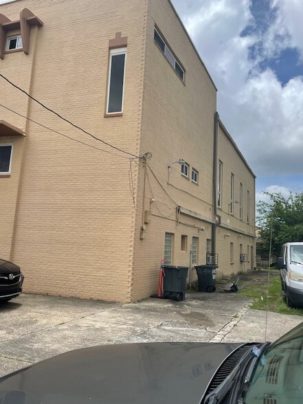 More Photos Of 2400 Delachaise St, New Orleans Specialty For Sale