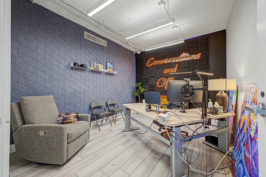 More Photos Of 2800 N 24th St, Phoenix Office For Lease