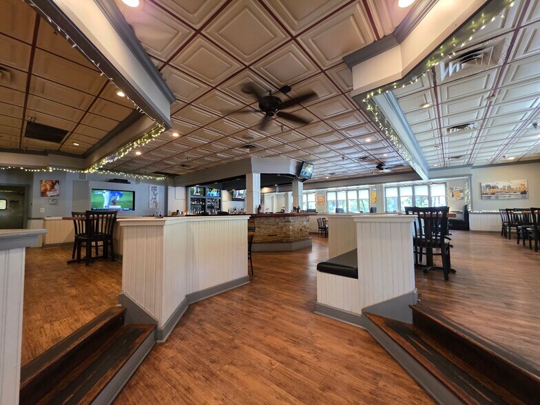 More Photos Of 9 Park Ln, Hilton Head Island Restaurant For Sale