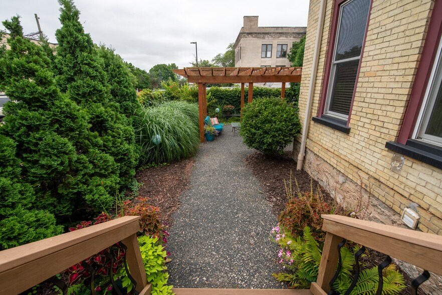 More Photos Of 143 Church Ave, Oshkosh Hospitality For Sale