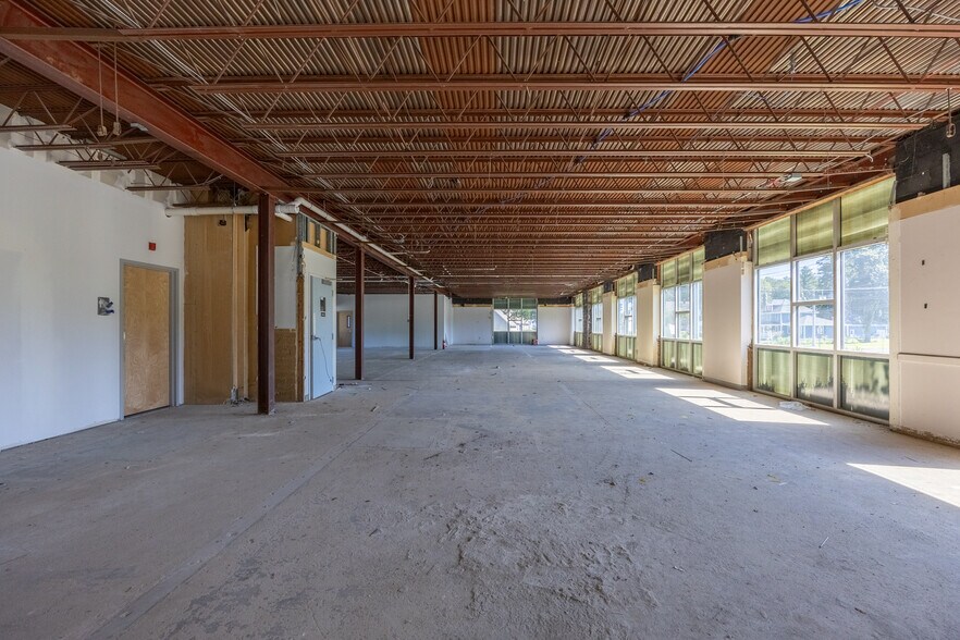 More Photos Of CORNER OF DIXWELL AVENUE AND SANFORD STREET, Hamden Medical For Lease