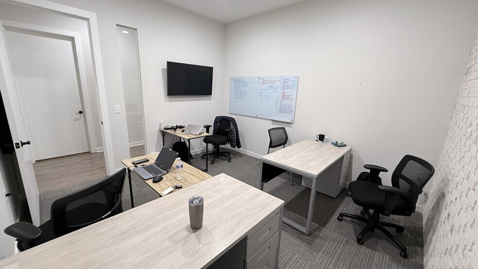 More Photos Of 6110 McFarland Station Dr, Alpharetta Office For Sale
