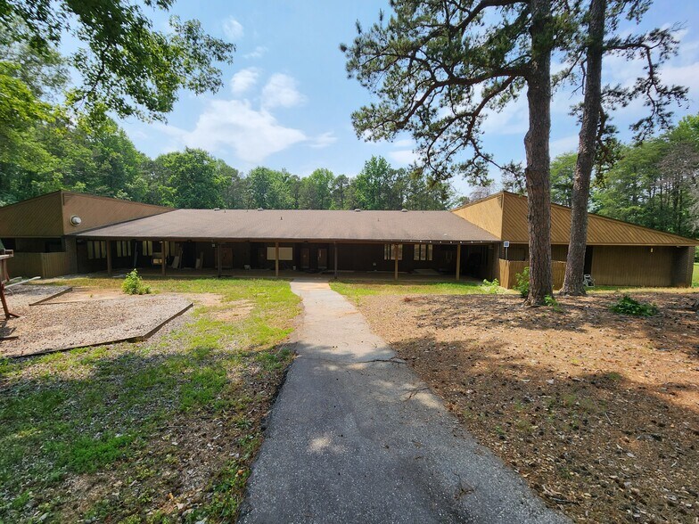 More Photos Of 2 Fisher Rd, Greenville Schools For Sale