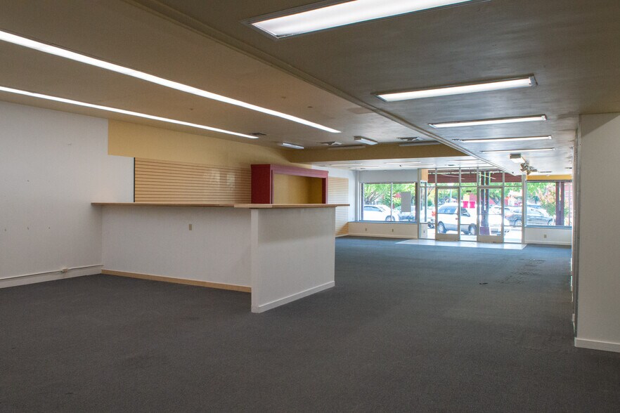 More Photos Of 435 Center St, Healdsburg Unknown For Lease