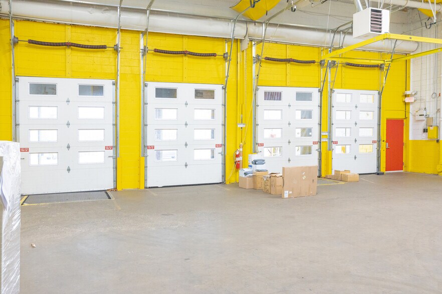 More Photos Of 202-206 Pegasus Ave, Northvale Warehouse For Lease