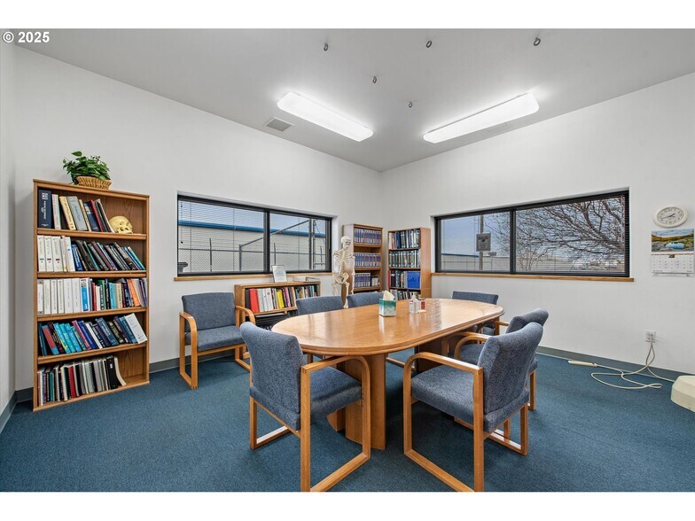 More Photos Of 2519 Cove Ave, La Grande Healthcare For Sale