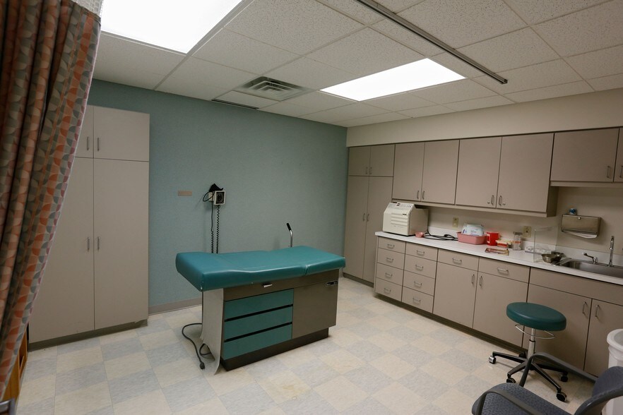 More Photos Of 349 W 1st St, Albany Medical For Sale