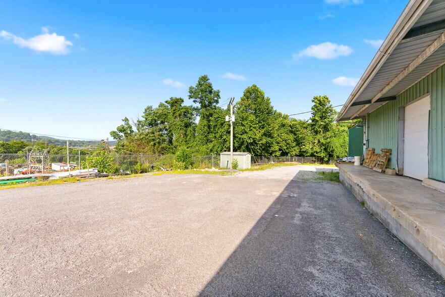 More Photos Of 534 Virginia Ave, Fairmont Freestanding For Sale