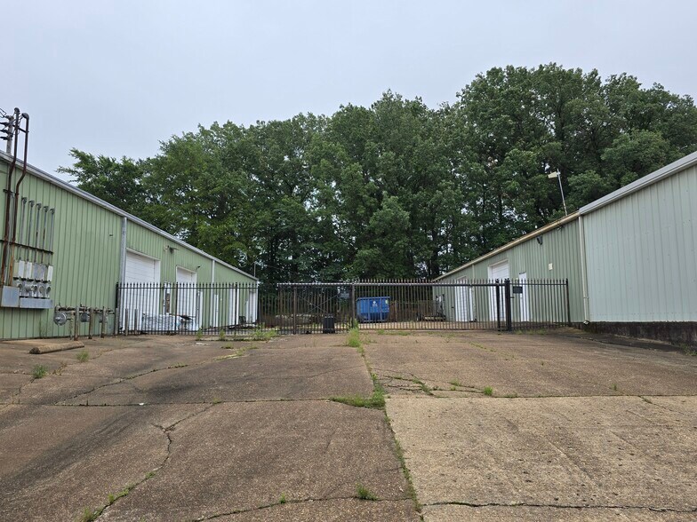 More Photos Of 3212 Jean Dr, Memphis Warehouse For Sale