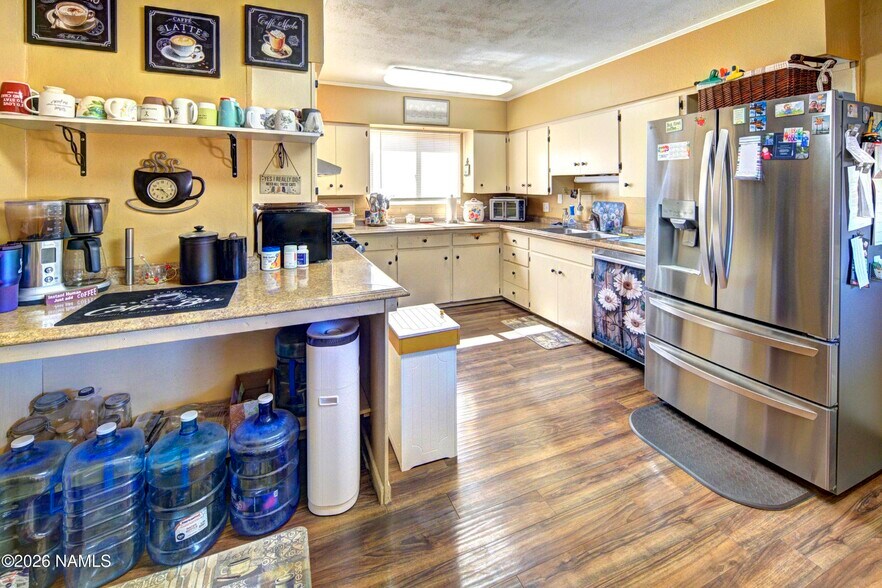 More Photos Of 2141 W 3rd St, Winslow Hotel For Sale