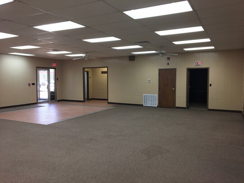 More Photos Of 1714-1722 N 4th St, Ponca City Medical For Lease