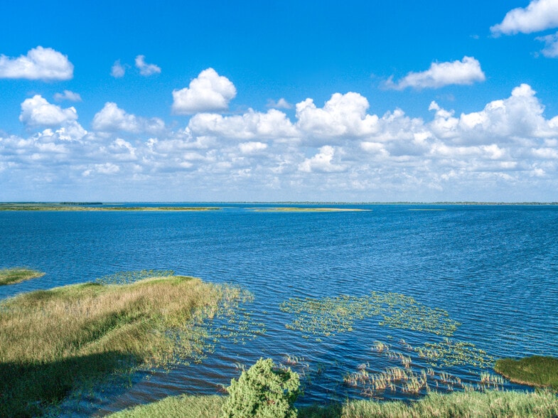 More Photos Of 44 Crawford Dr, Lake Placid Manufactured Housing Mobile Home Park For Sale