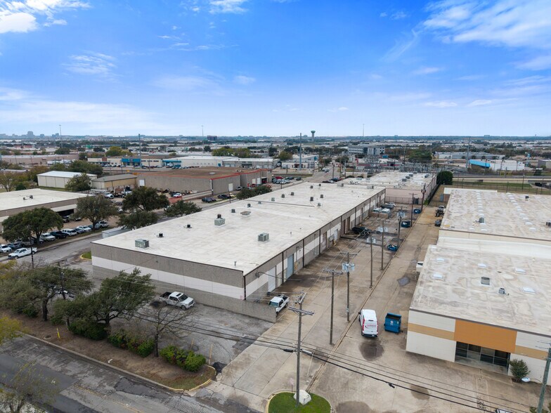 More Photos Of 2435 Squire Pl, Farmers Branch Light Manufacturing For Lease