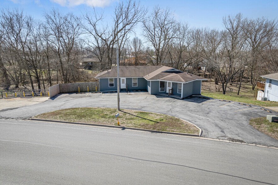 More Photos Of 205 Southbrook Pky, Kearney Daycare Center For Sale