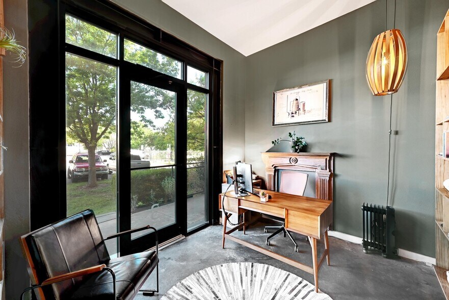 More Photos Of 2525 S Lamar Blvd, Austin Office For Sale