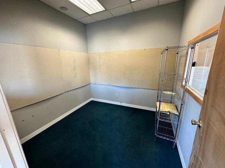 More Photos Of 4865 Arthur Kill Rd, Staten Island Warehouse For Sale