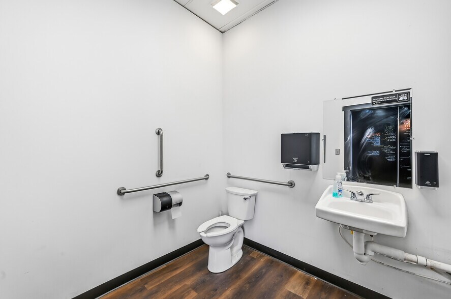 More Photos Of 501-505 Market St, East Liverpool Storefront For Sale