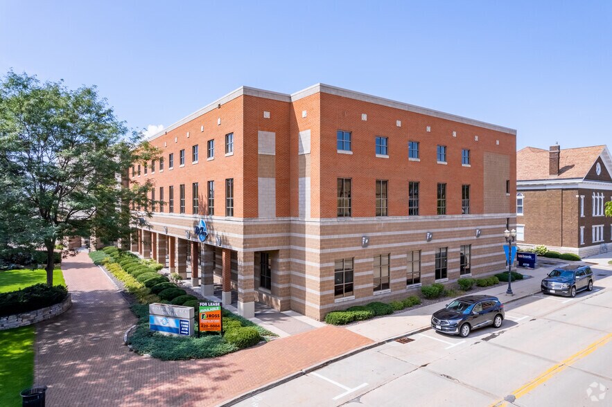 More Photos Of 150 N Main St, Menasha Office For Lease