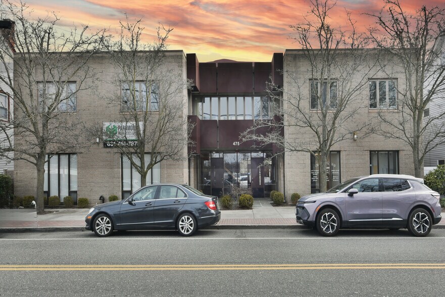 Primary Photo Of 475 Main St, Farmingdale Medical For Sale