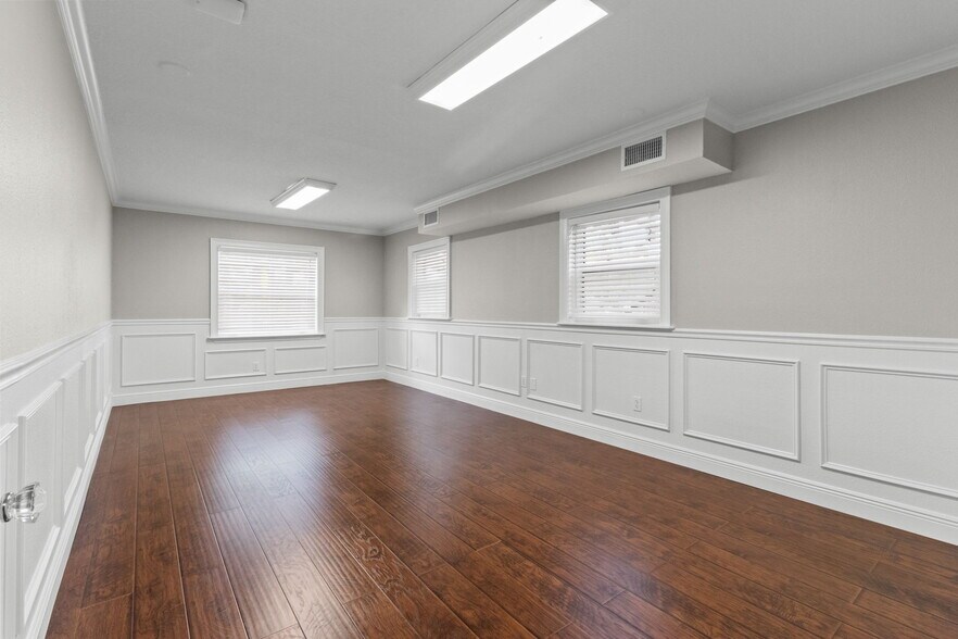 More Photos Of 1122 Omaha St, Palm Harbor Office Residential For Sale