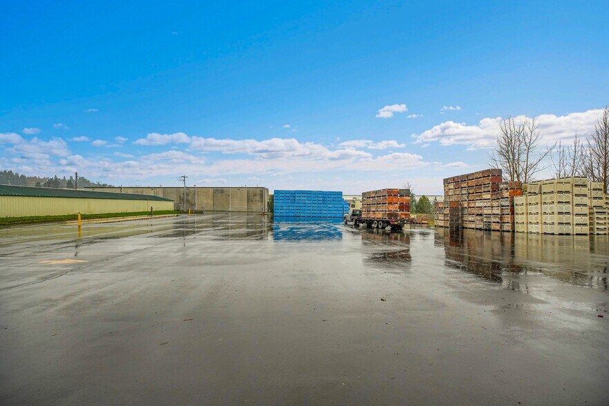 More Photos Of Stadelman, Hood River Industrial For Sale