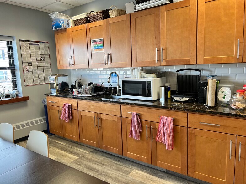 More Photos Of 51 Smart Ave, Yonkers Office For Sale