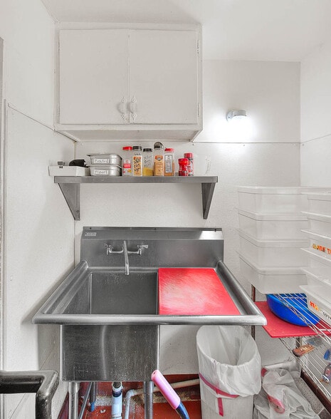 More Photos Of 14901 S Western Ave, Gardena Freestanding For Lease