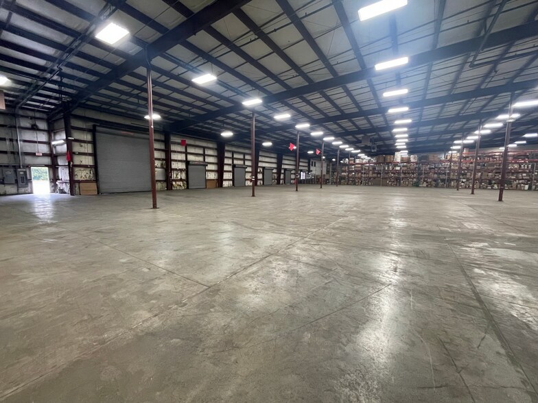 More Photos Of 889 Seahawk Cir, Virginia Beach Manufacturing For Lease
