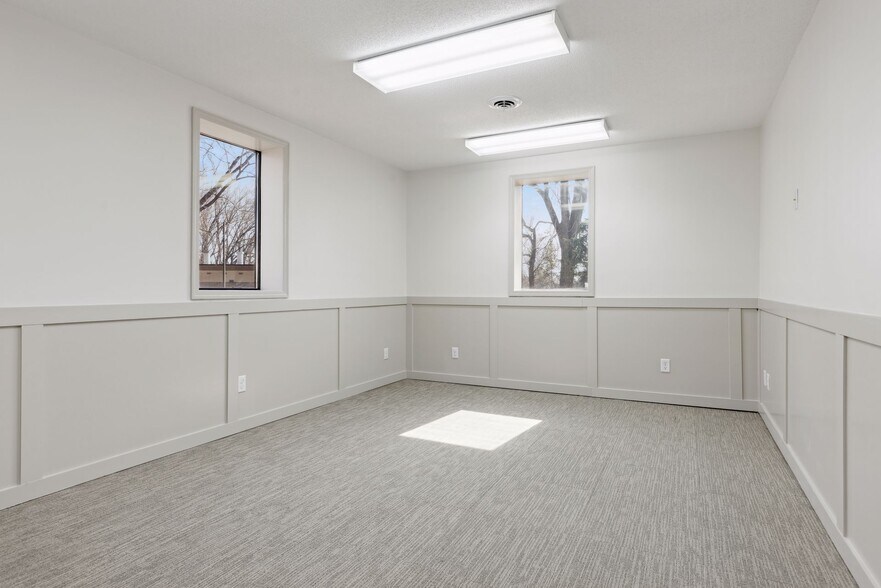 More Photos Of 295 Marie Ave E, West Saint Paul Flex For Sale