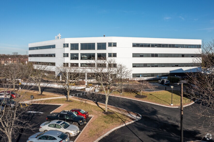 More Photos Of 200 Metroplex Dr, Edison Office For Lease