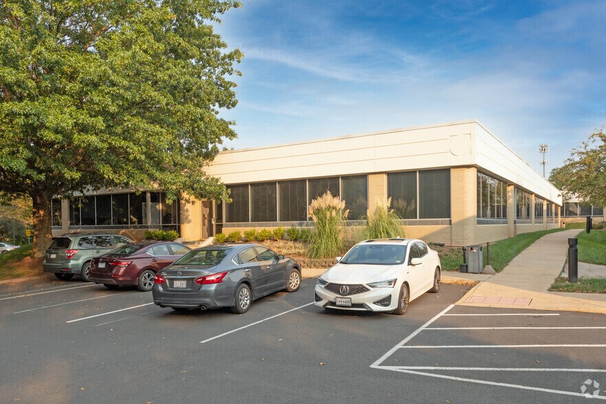 More Photos Of 4455 Brookfield Corporate Dr, Chantilly Office For Lease