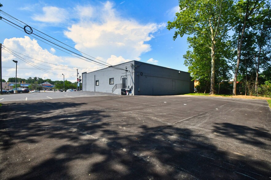 More Photos Of 1201 Eastern Blvd, Essex Storefront Retail Office For Lease