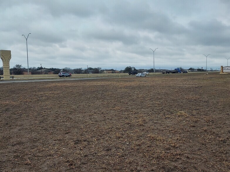 More Photos Of 1604 & Byrd, Universal City Land For Sale