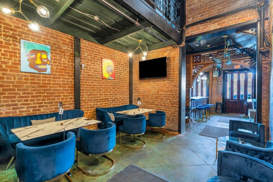 More Photos Of 1908 Magazine St, New Orleans Storefront Retail Residential For Sale