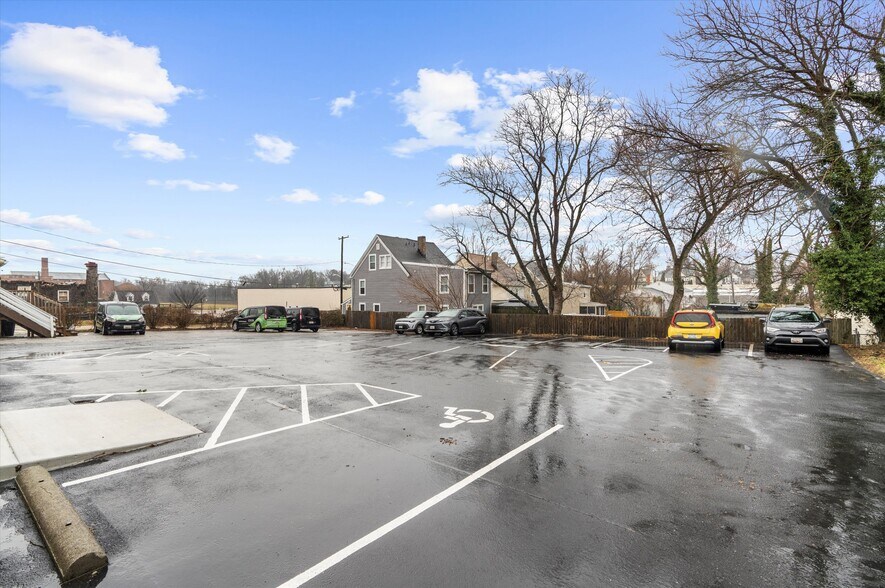 More Photos Of 38 Bloomsbury Ave, Catonsville General Retail For Lease