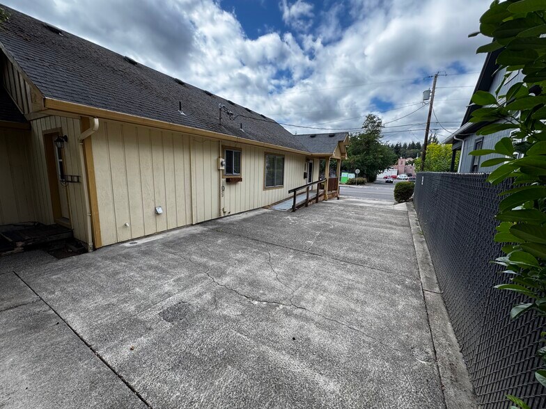 More Photos Of 612 NE 2nd Ave, Camas Office Residential For Sale