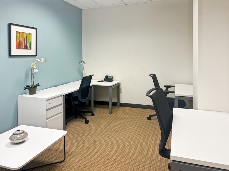 More Photos Of 5555 Glenridge Connector, Atlanta Coworking Space