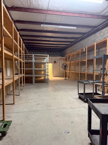 More Photos Of 1076 Business Ln, Naples Showroom For Lease