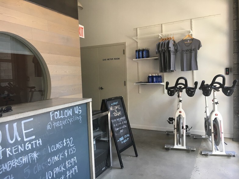 More Photos Of 74 N 8th St, Brooklyn Storefront Retail Office For Lease