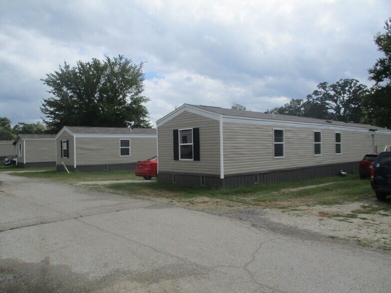 More Photos Of 814 S Kern Ave, Okmulgee Apartments For Sale