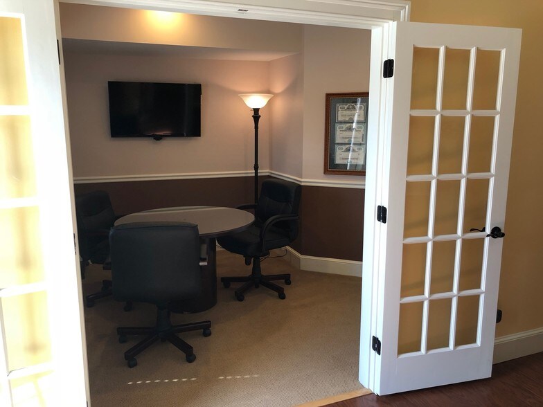More Photos Of 69 York St, Kennebunk Medical For Sale